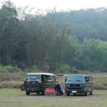 Unimoke MK 電輔車掛載於福斯露營車攜車架，台灣東海岸 Van Life 裝備組合