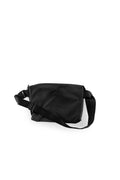 CRASH CROSSBODY 輕撞擊斜背包 霧黑 背面產品展示