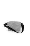 CRASH CROSSBODY 輕撞擊斜背包 極光銀 背面產品展示