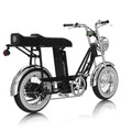 Unimoke minibike / miniswing 同行雙人組呈現雙人出遊的自在騎行風格。